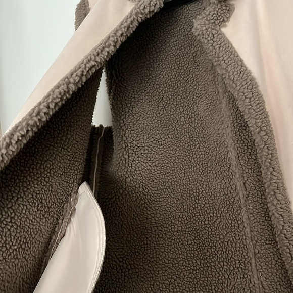 Anthropology small cream and grey fur vest with pockets - Picture 2 of 4